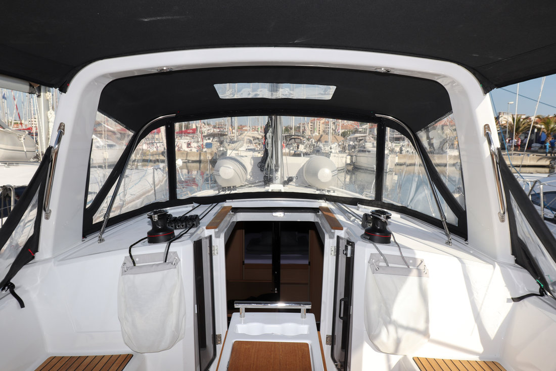 Oceanis 38.1 — photo 6