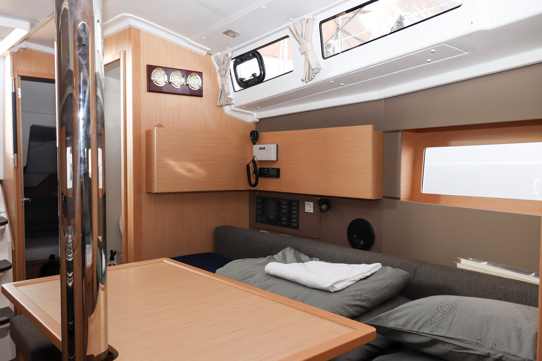 Oceanis 38.1 — photo 10