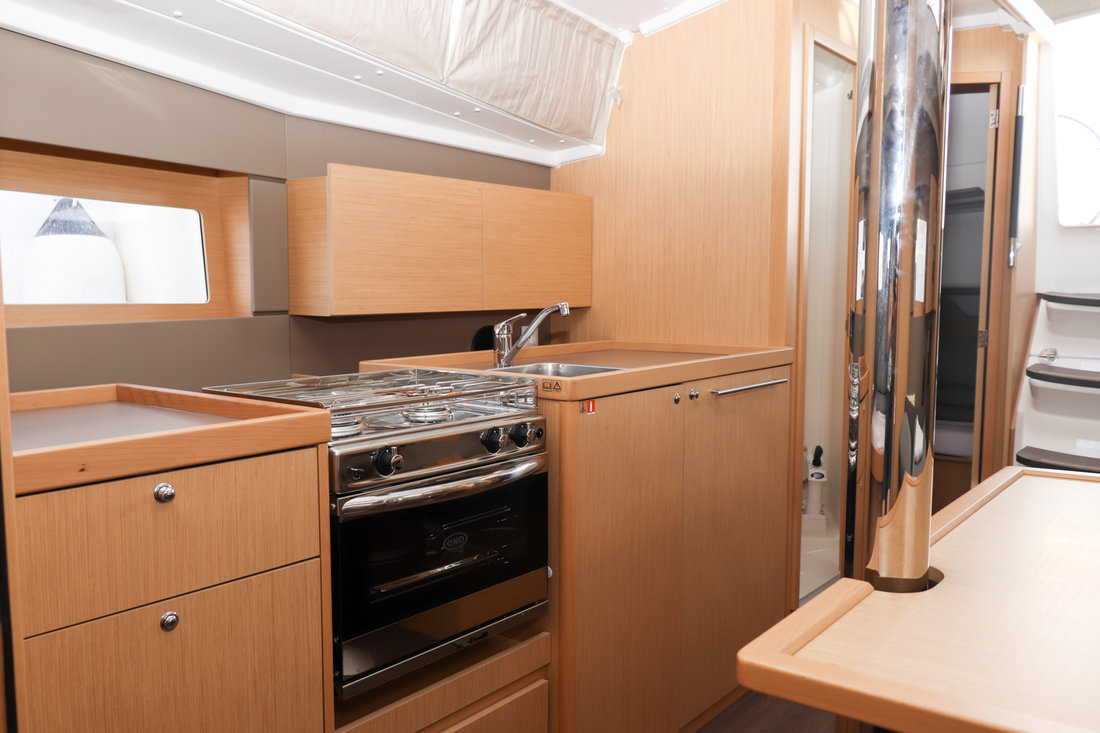 Oceanis 38.1 — photo 11