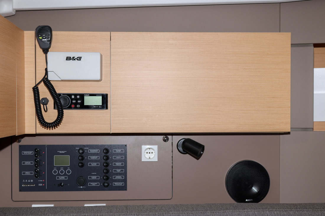 Oceanis 38.1 — photo 12