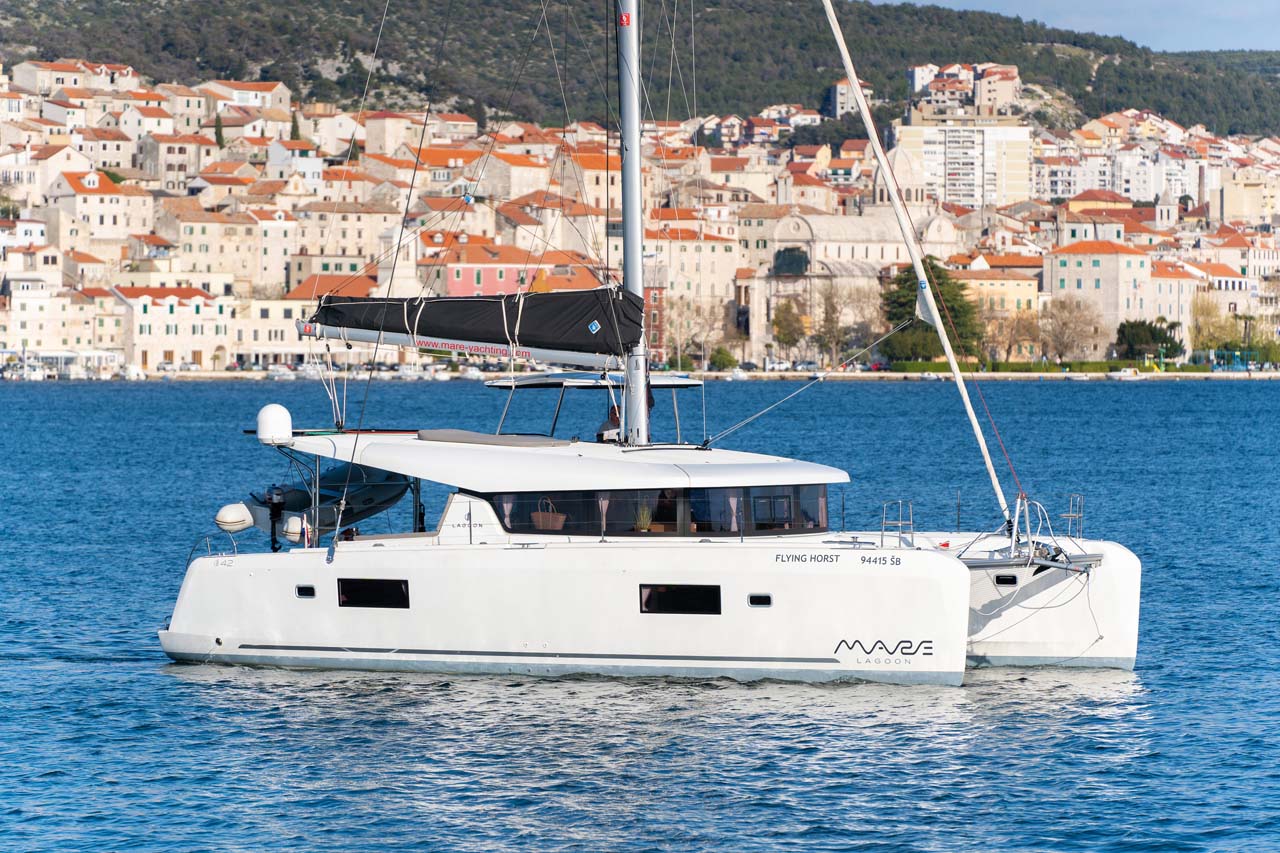 Lagoon 42 - 4 + 2 cab. — photo 3