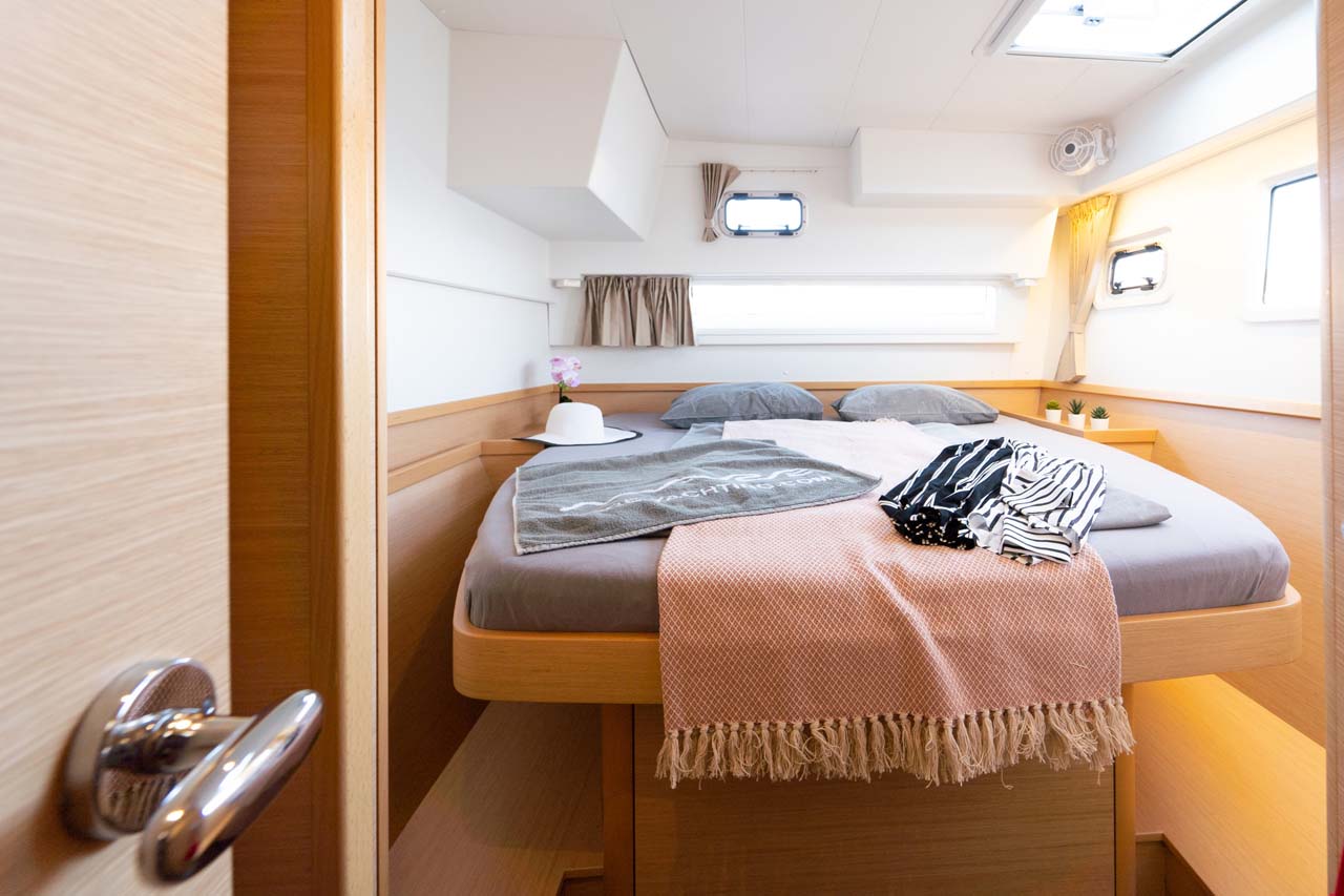 Lagoon 42 - 4 + 2 cab. — photo 13