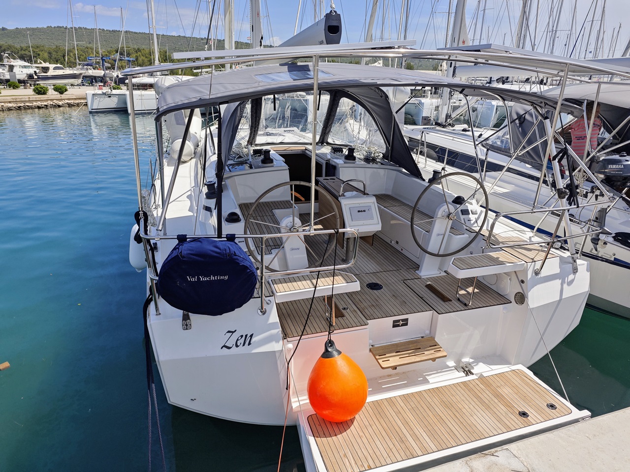 Bavaria C42 — photo 1