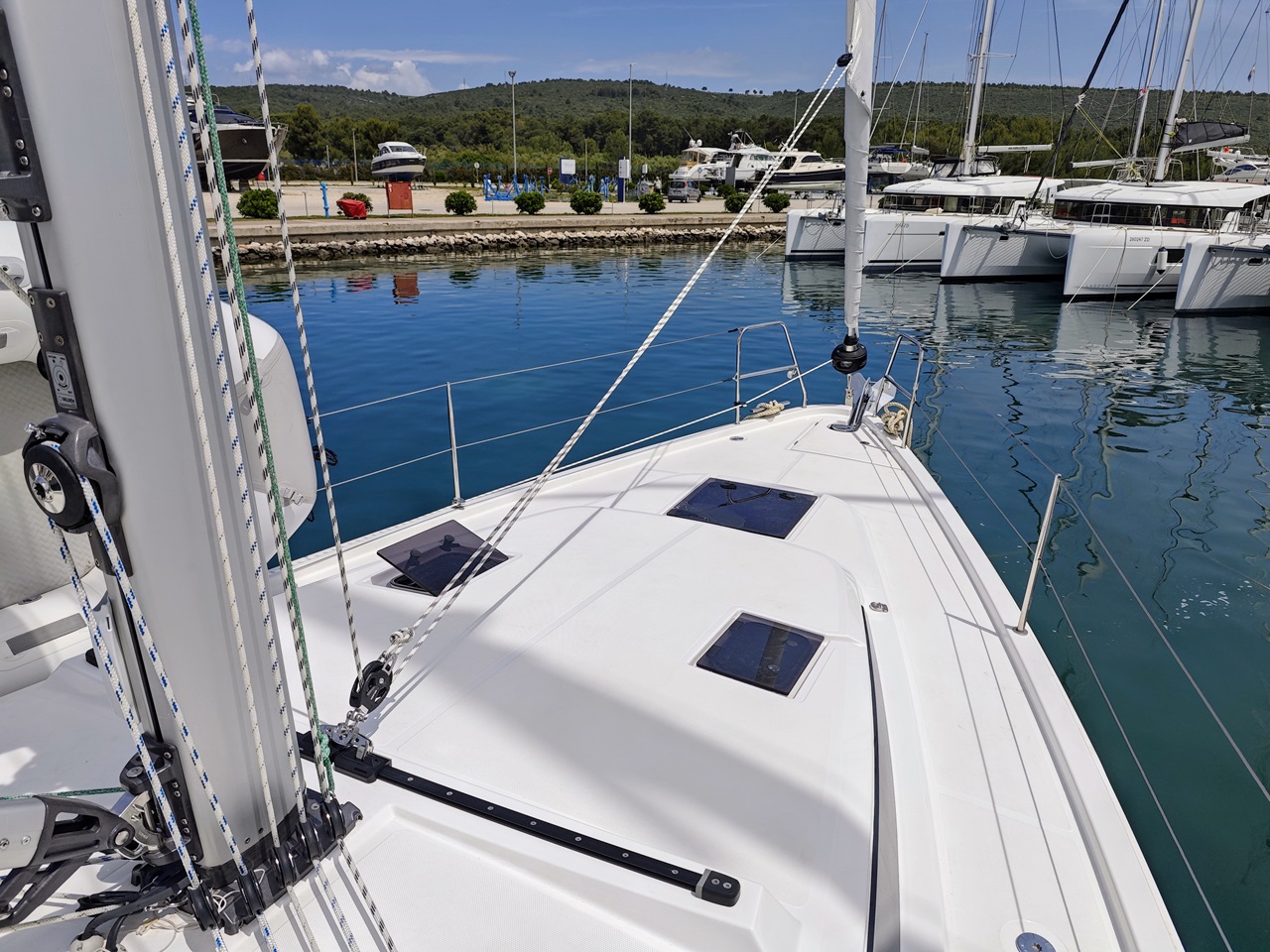 Bavaria C42 — photo 8
