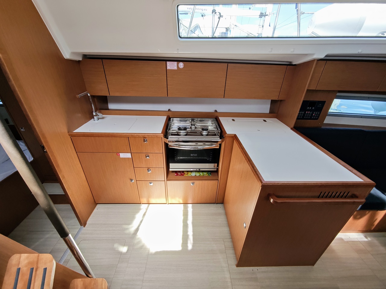 Bavaria C42 — photo 14