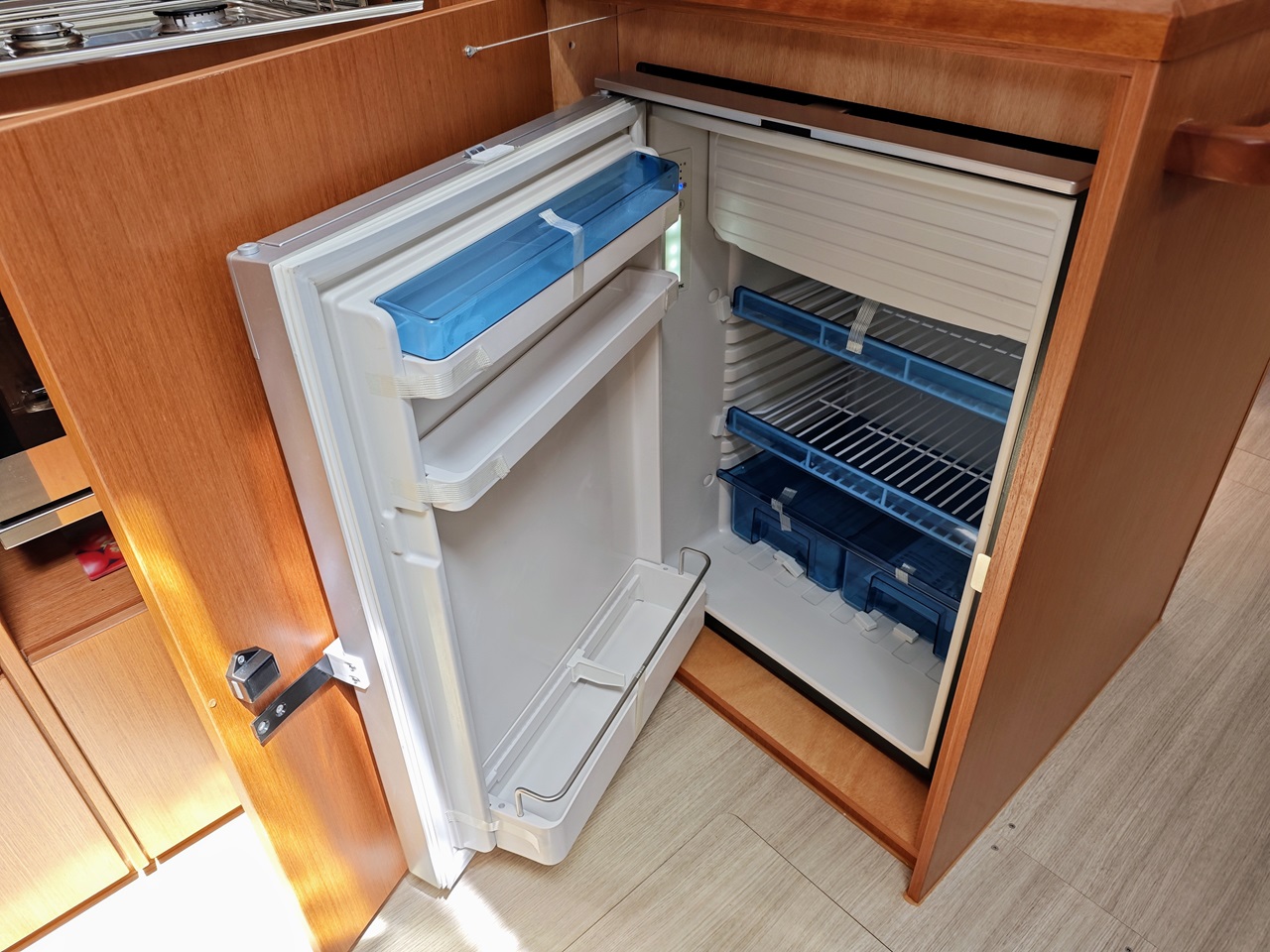 Bavaria C42 — photo 15