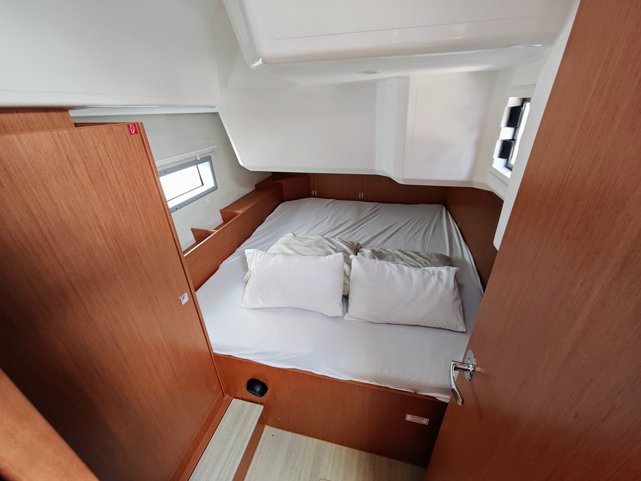 Bavaria C42 — photo 18