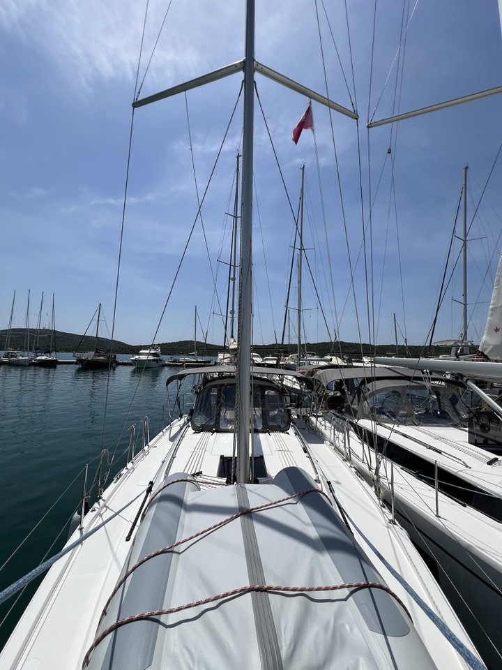 Bavaria C38 — photo 8