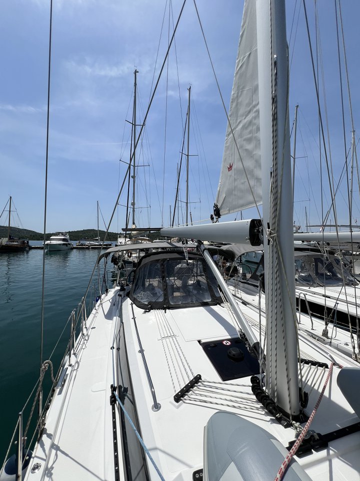Bavaria C38 — photo 9