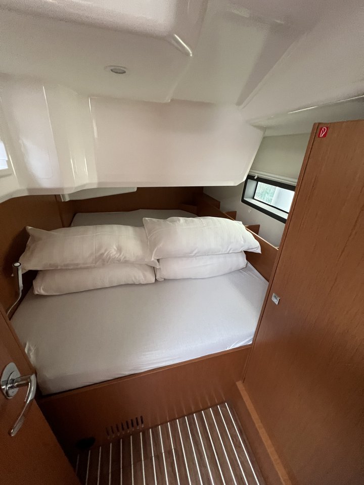 Bavaria C38 — photo 18
