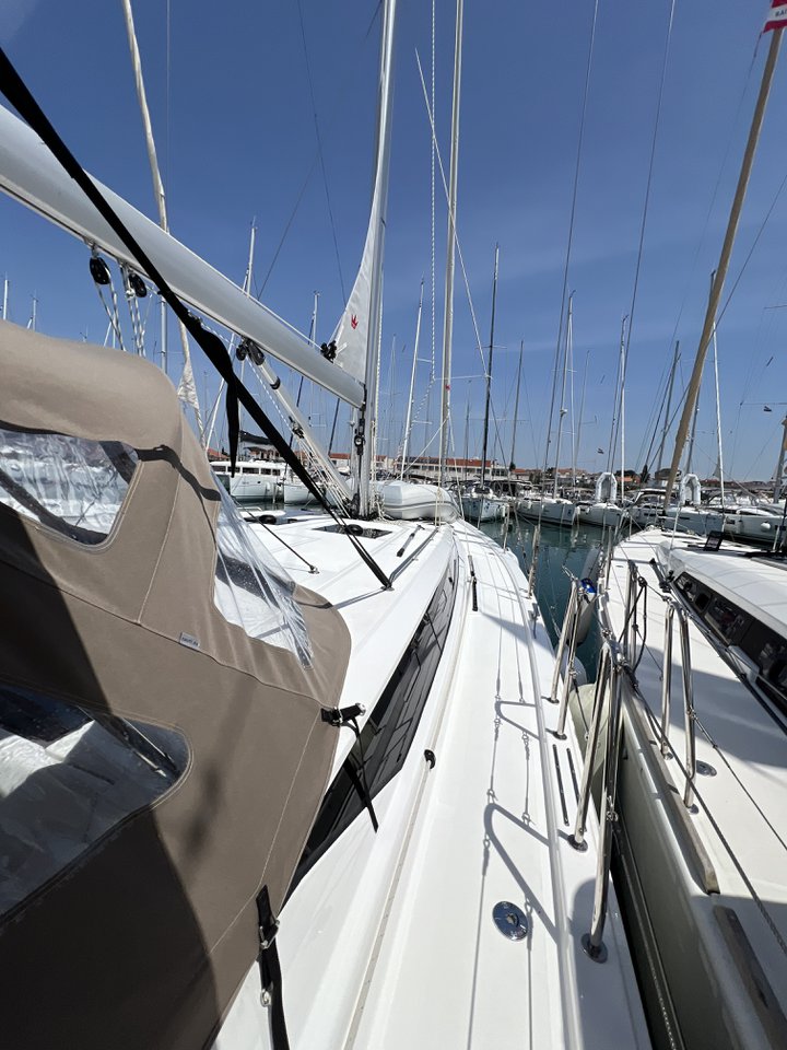 Bavaria C45 - 4 cab. — photo 7