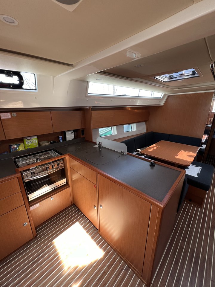 Bavaria C45 - 4 cab. — photo 12