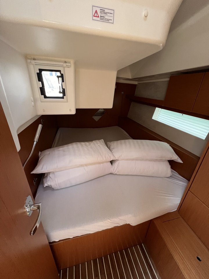 Bavaria C45 - 4 cab. — photo 14