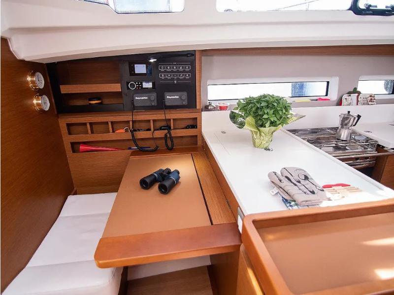 Sun Odyssey 440 - 4 cab. — photo 6