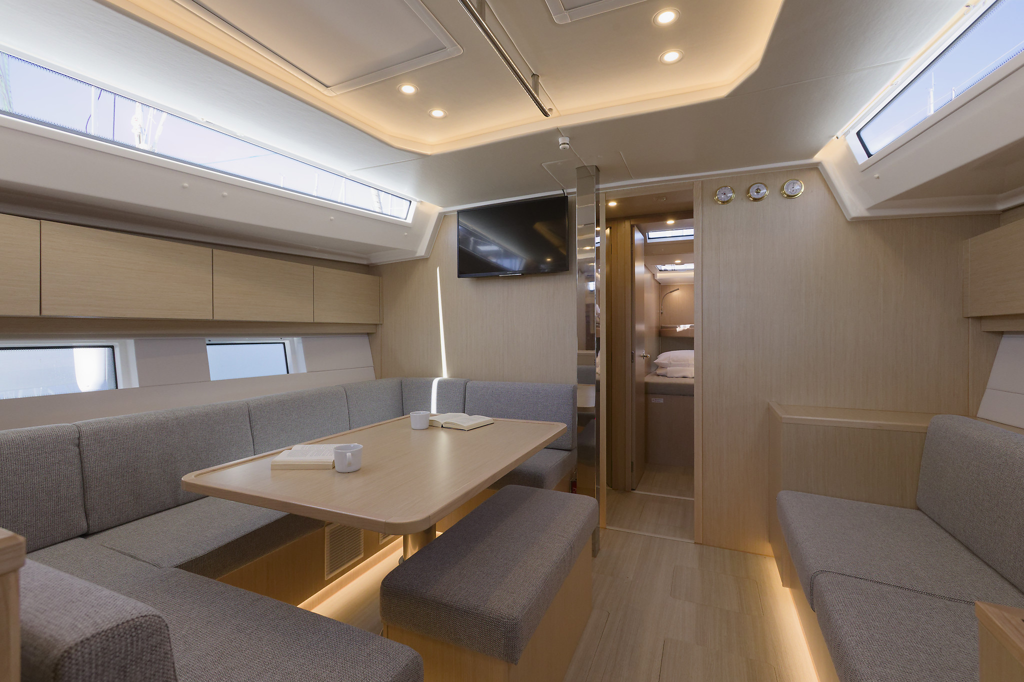 Bavaria C45 - 4 cab. — photo 1