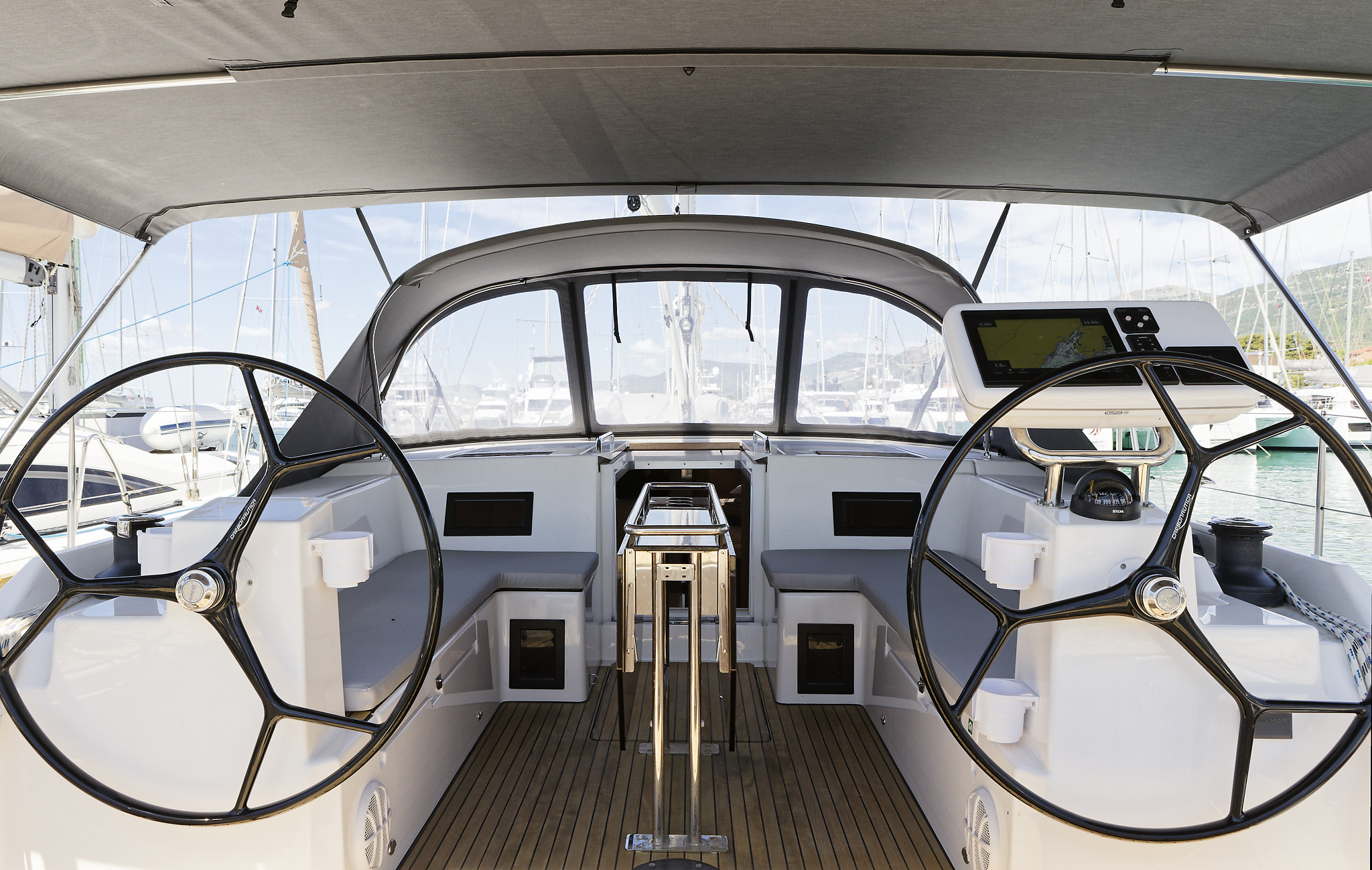 Bavaria C45 - 4 cab. — photo 3