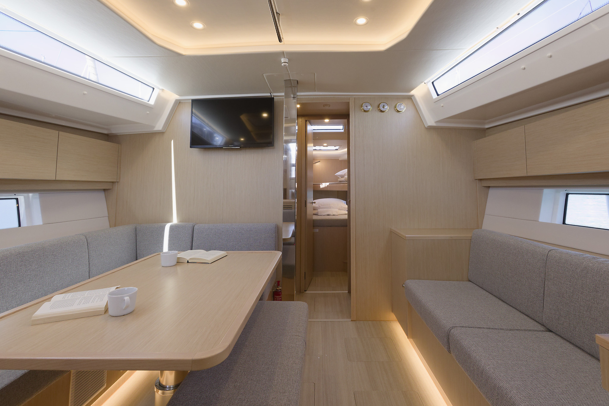 Bavaria C45 - 4 cab. — photo 12