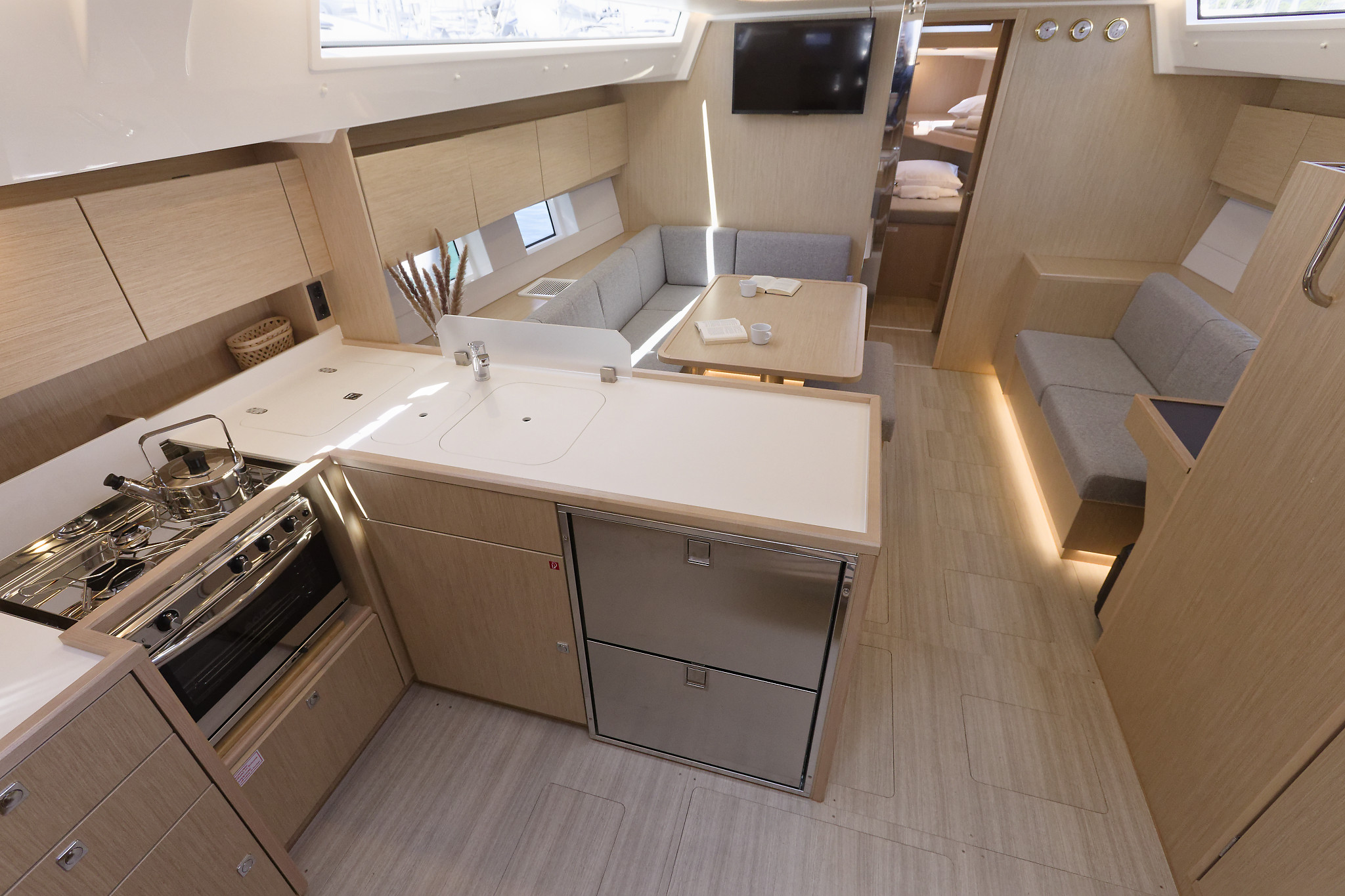Bavaria C45 - 4 cab. — photo 16