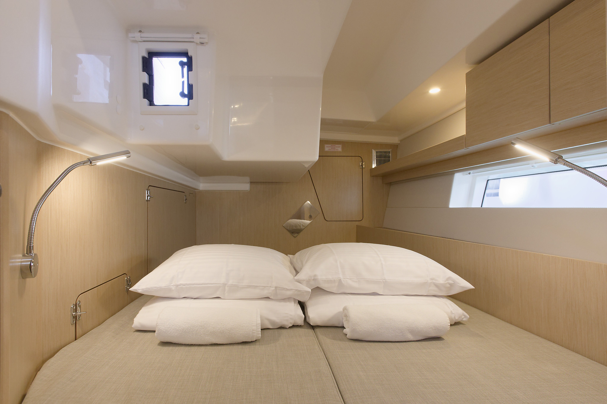 Bavaria C45 - 4 cab. — photo 18