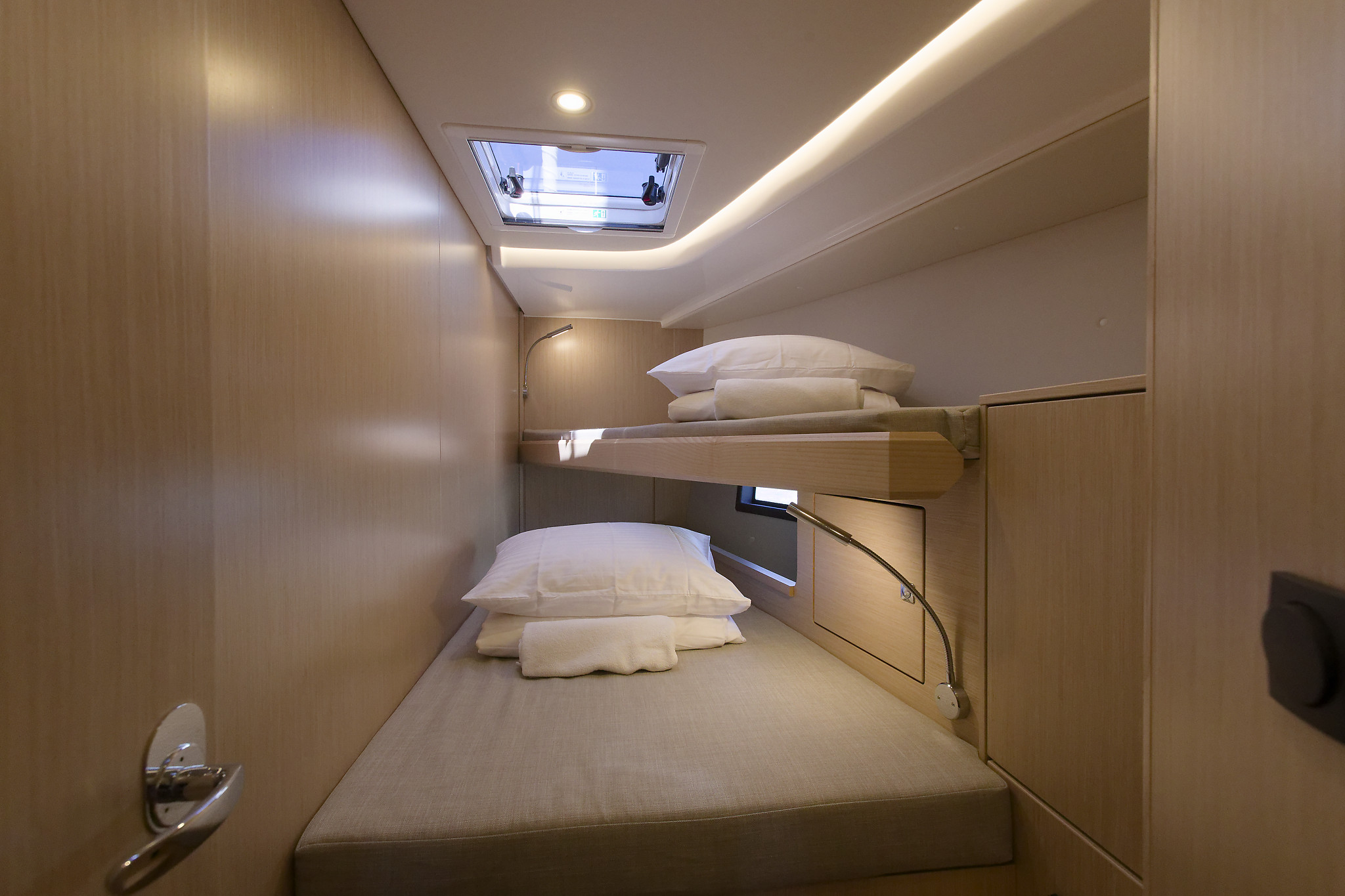 Bavaria C45 - 4 cab. — photo 19