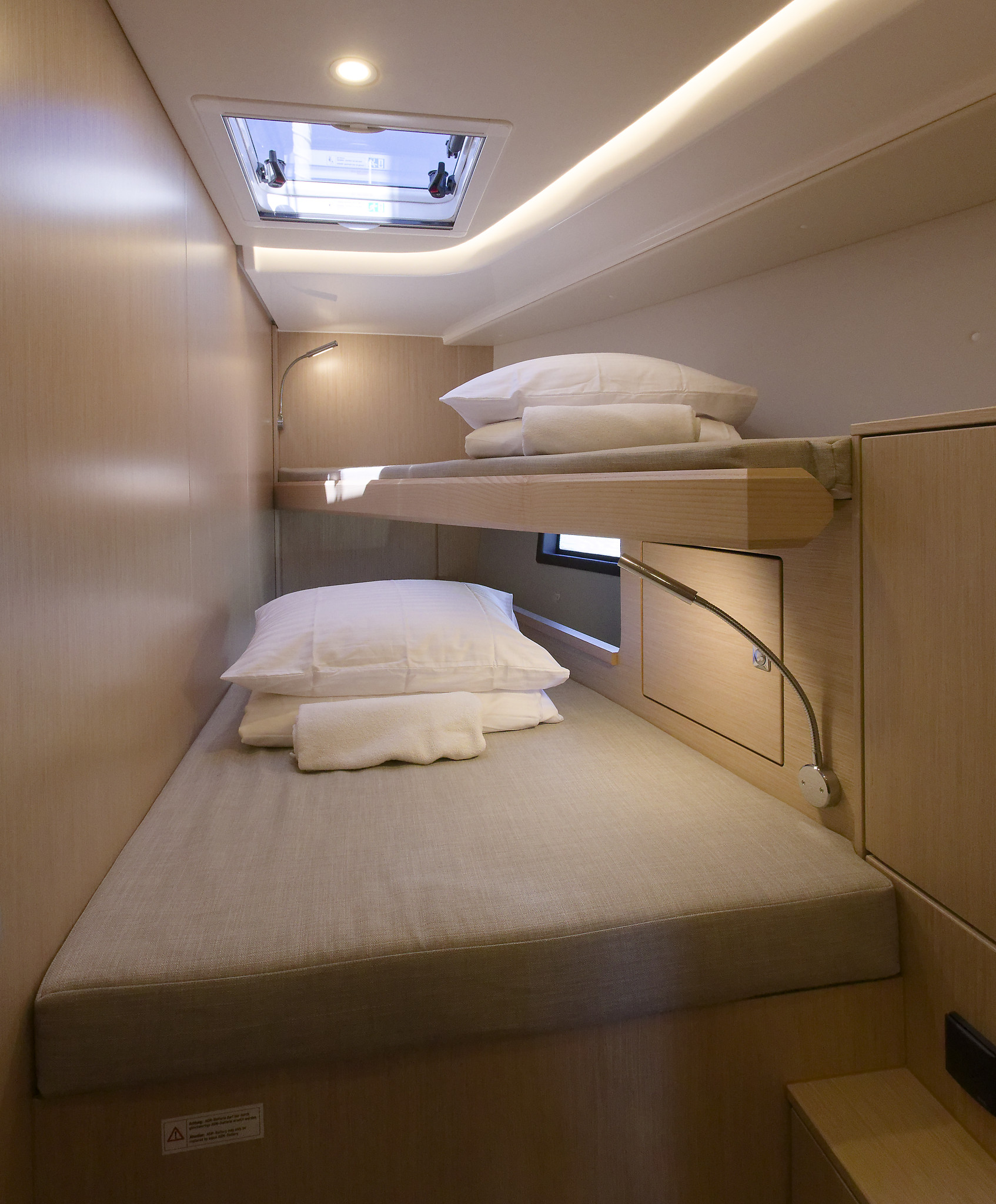 Bavaria C45 - 4 cab. — photo 20