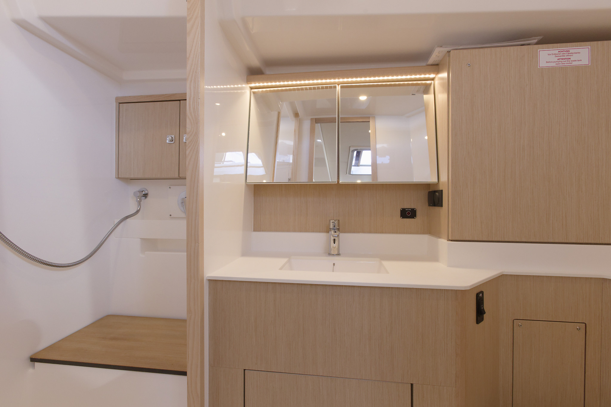 Bavaria C45 - 4 cab. — photo 23
