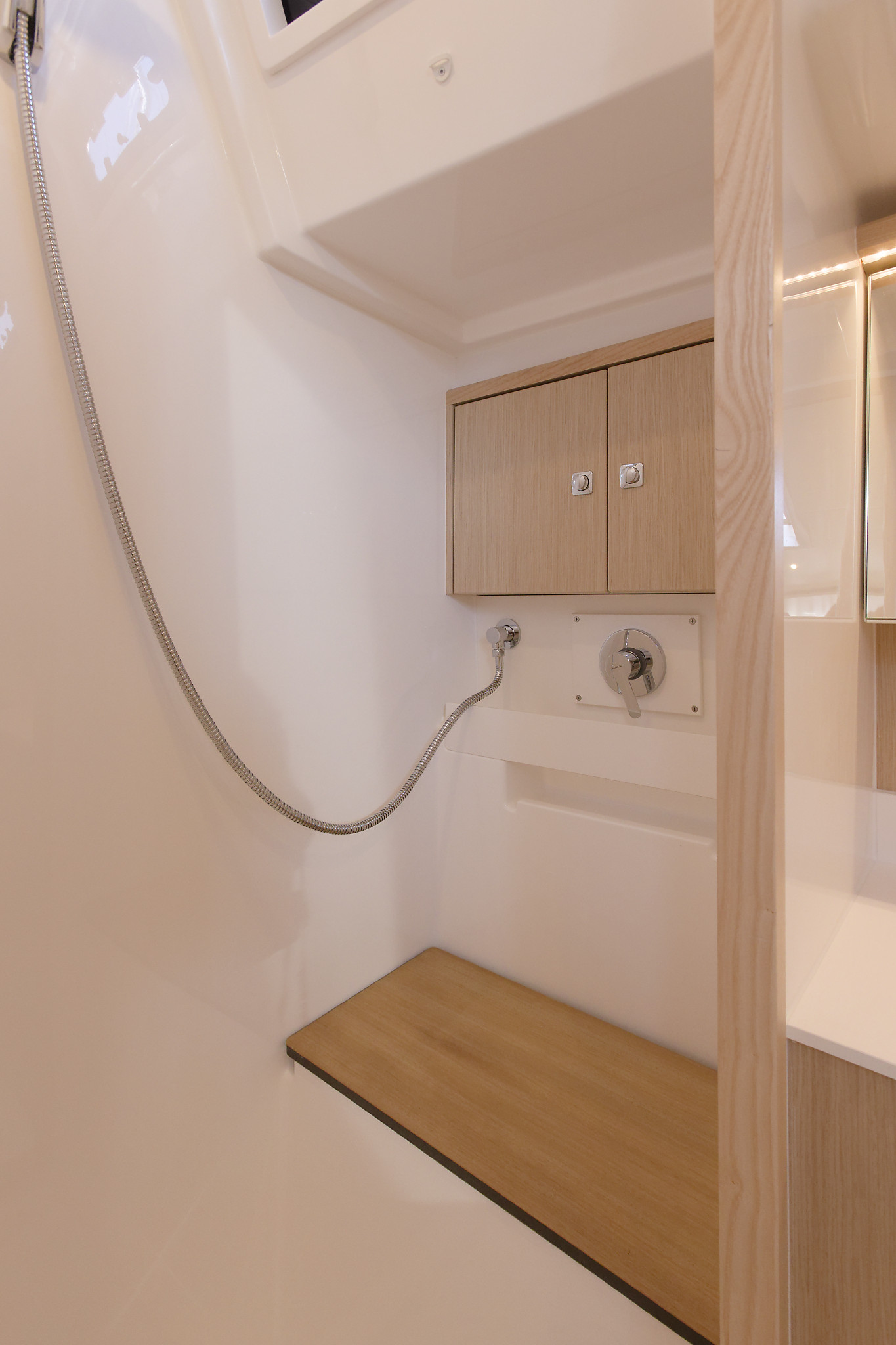 Bavaria C45 - 4 cab. — photo 24