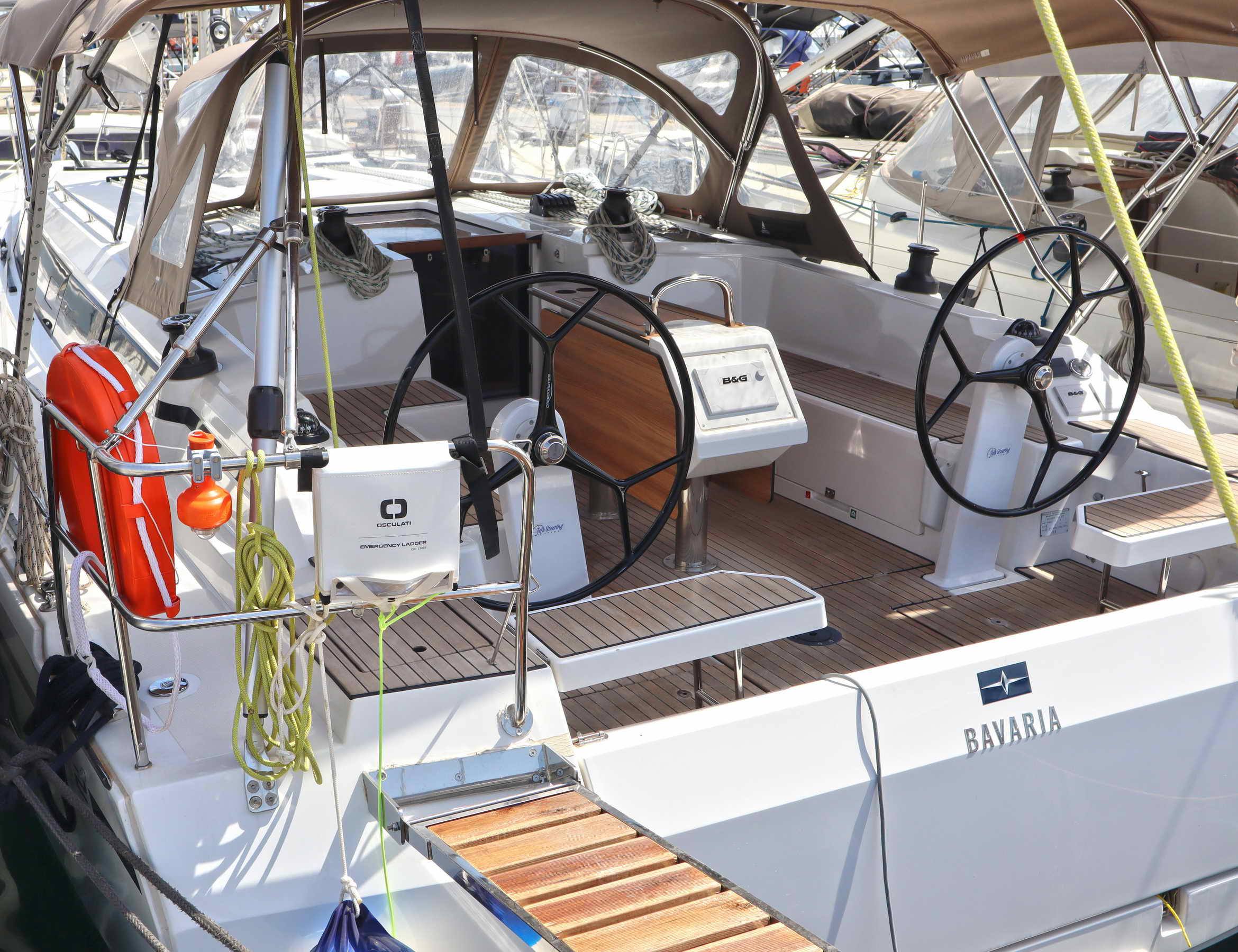 Bavaria C42 — photo 3