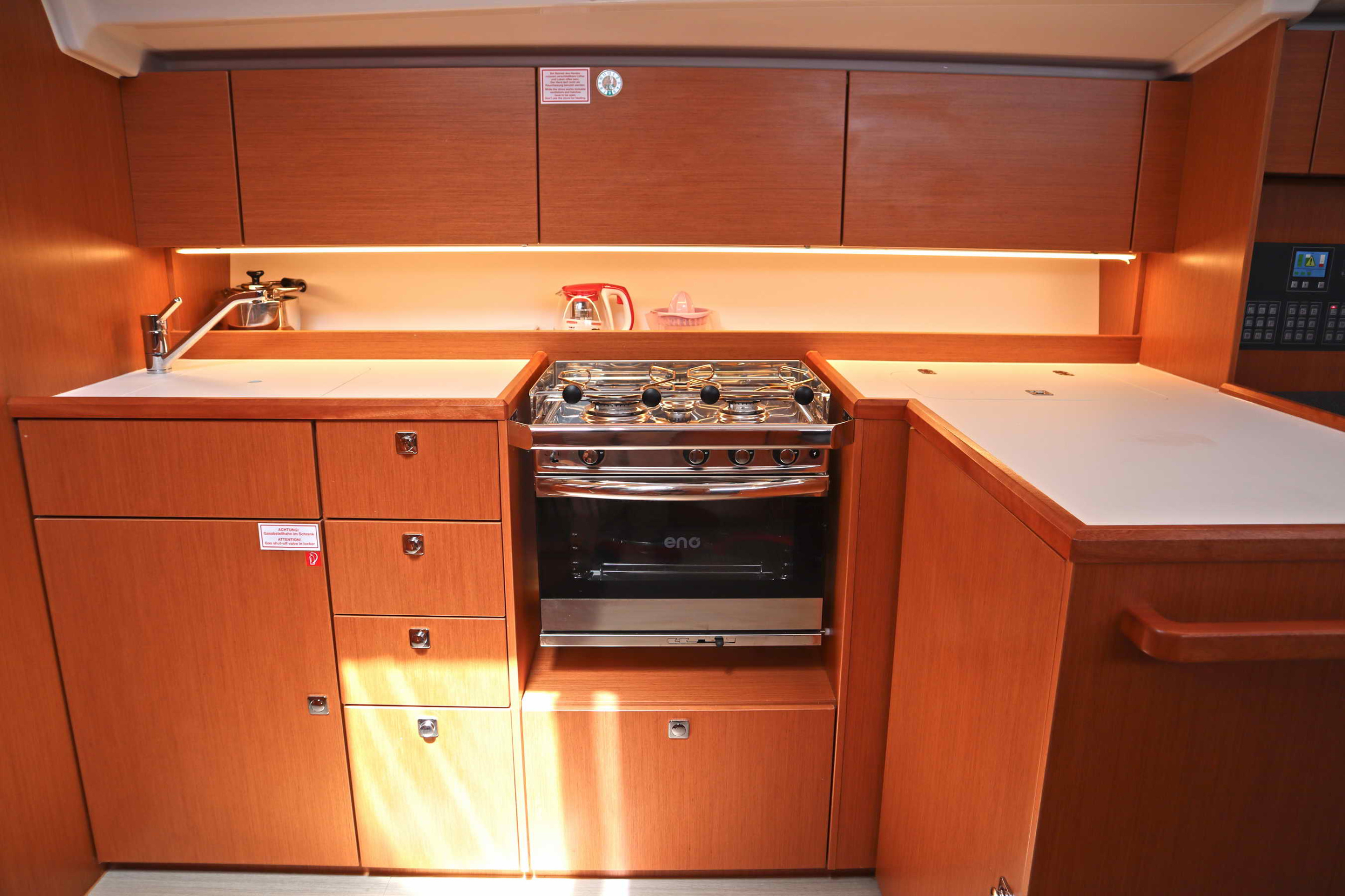 Bavaria C42 — photo 21