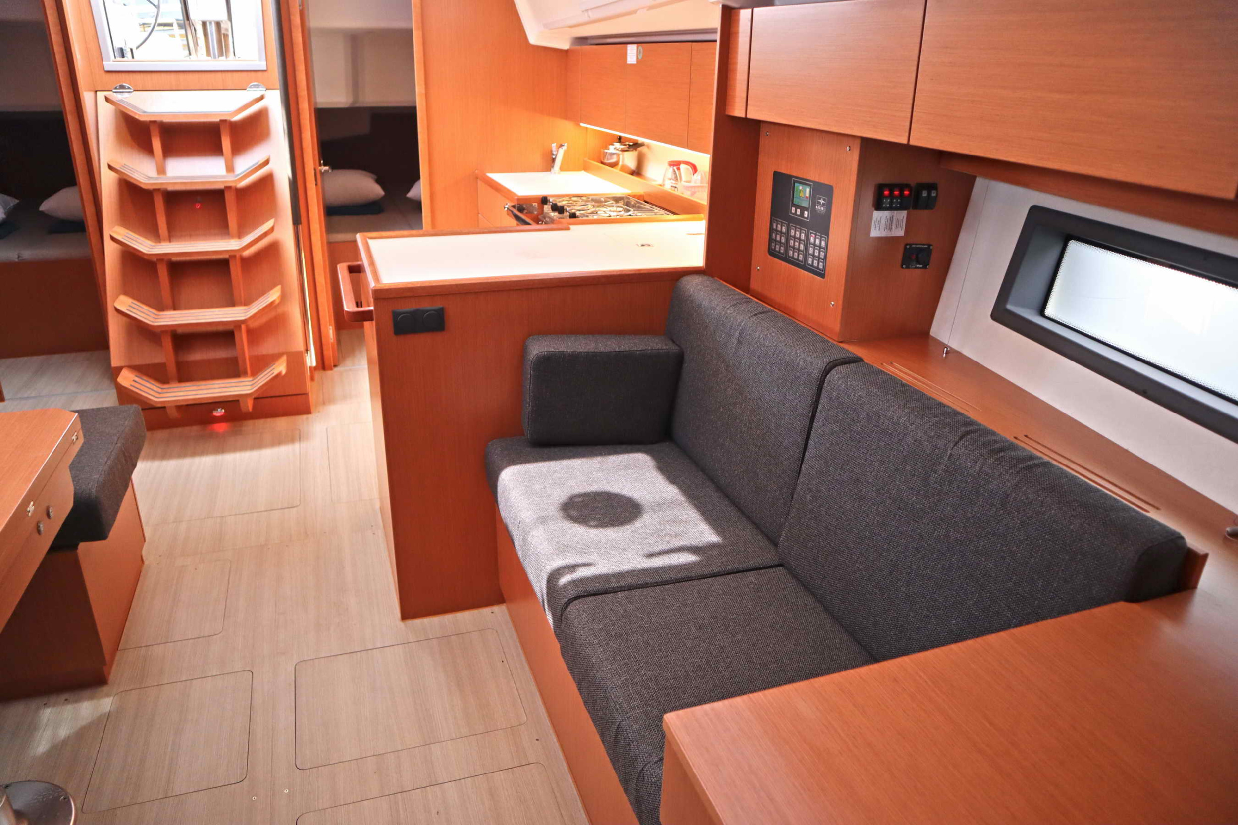 Bavaria C42 — photo 33