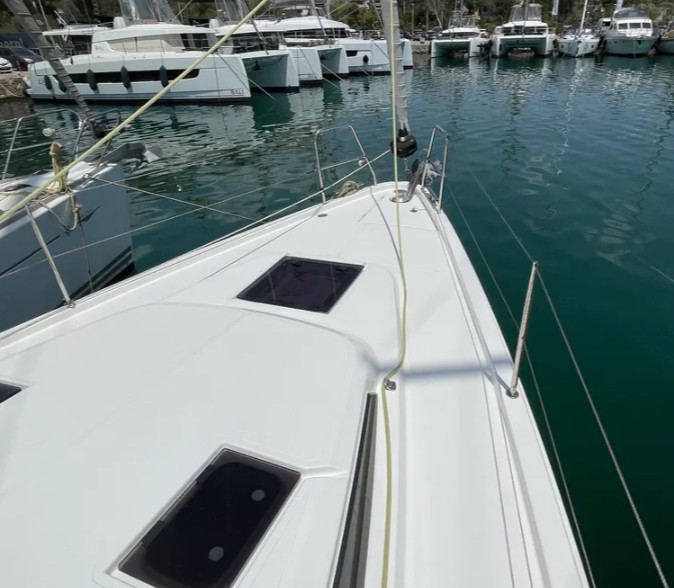 Bavaria C42 — photo 5