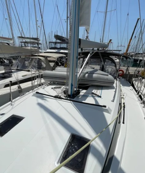 Bavaria C42 — photo 6