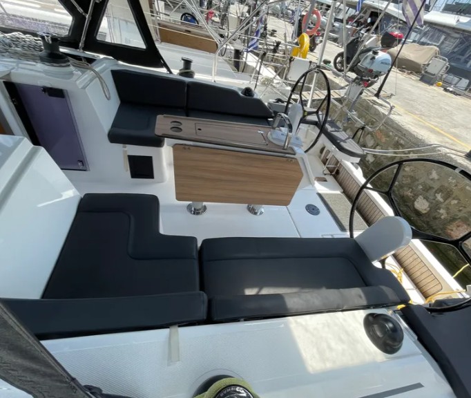Bavaria C42 — photo 9