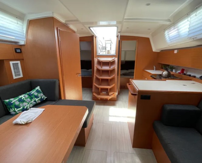 Bavaria C42 — photo 12
