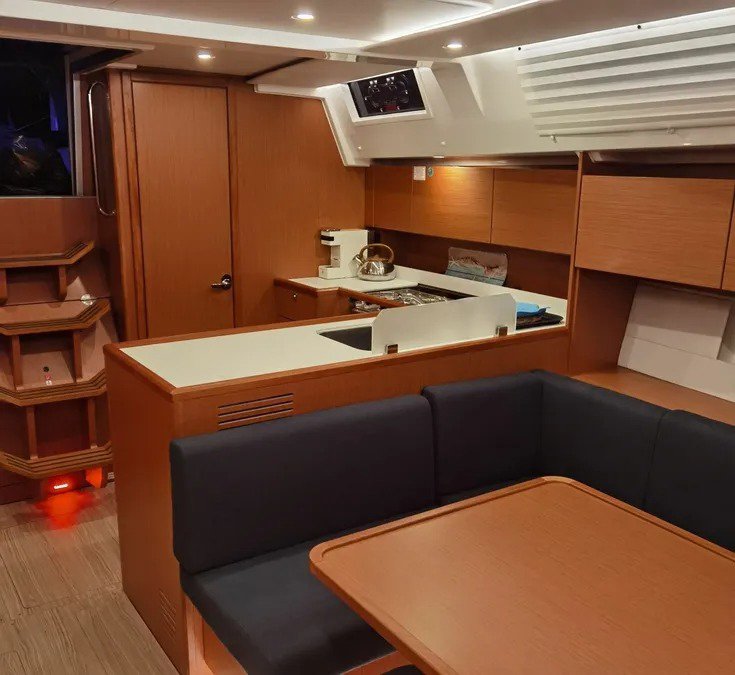 Bavaria C45 - 3 cab. — photo 18