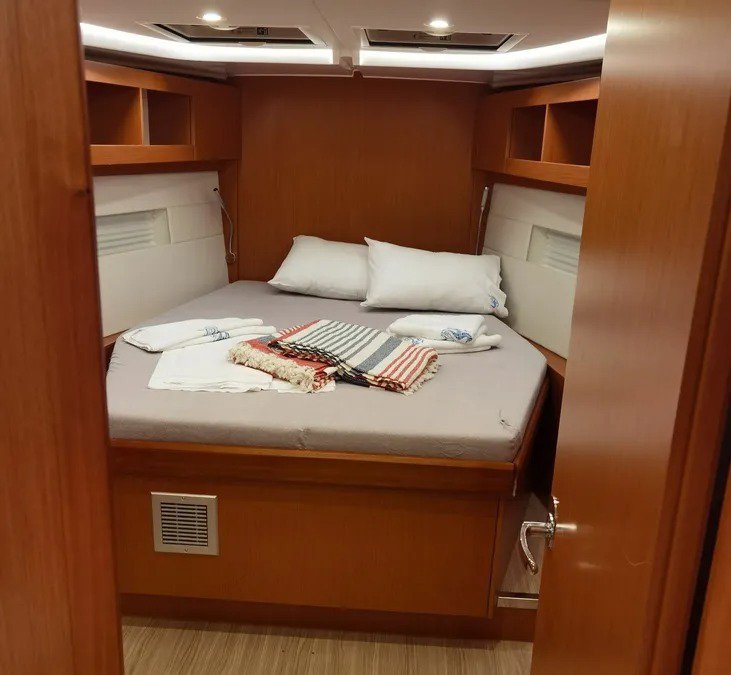 Bavaria C45 - 3 cab. — photo 24