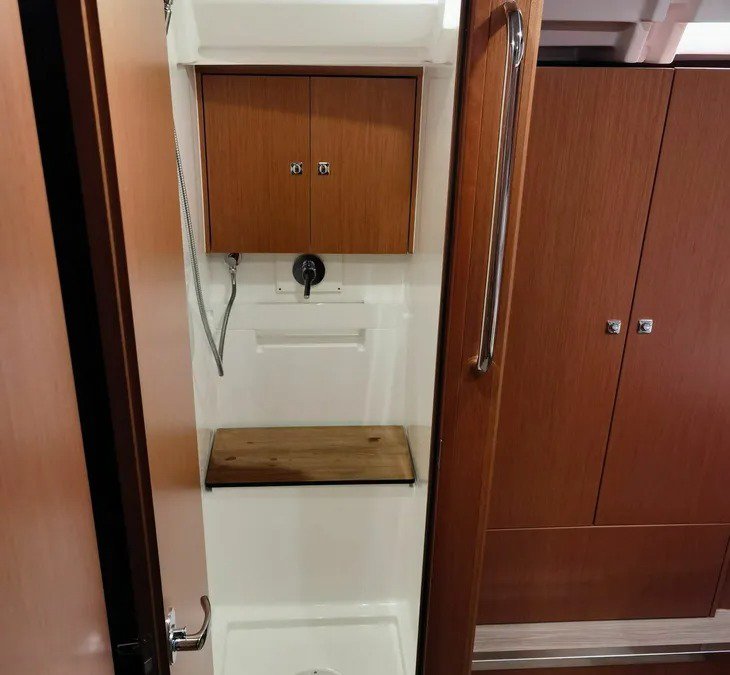 Bavaria C45 - 3 cab. — photo 28