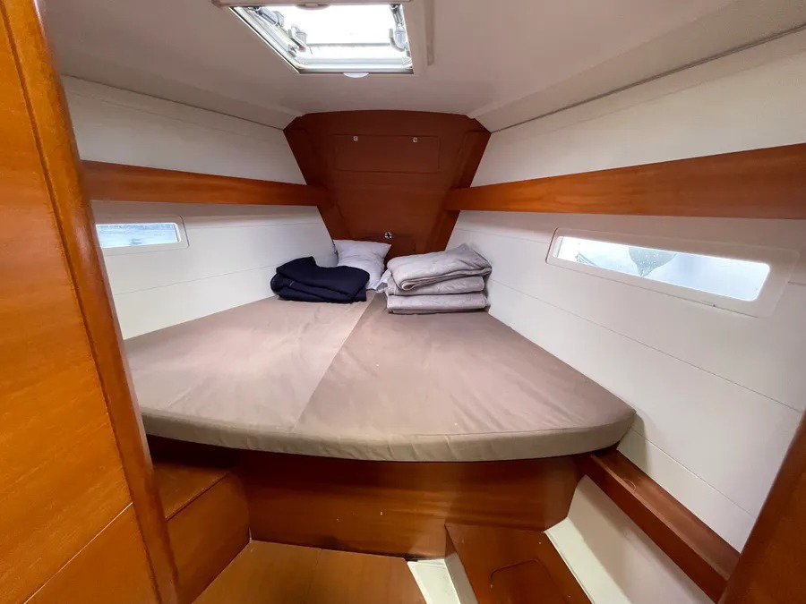 Dufour 410 GL — photo 11
