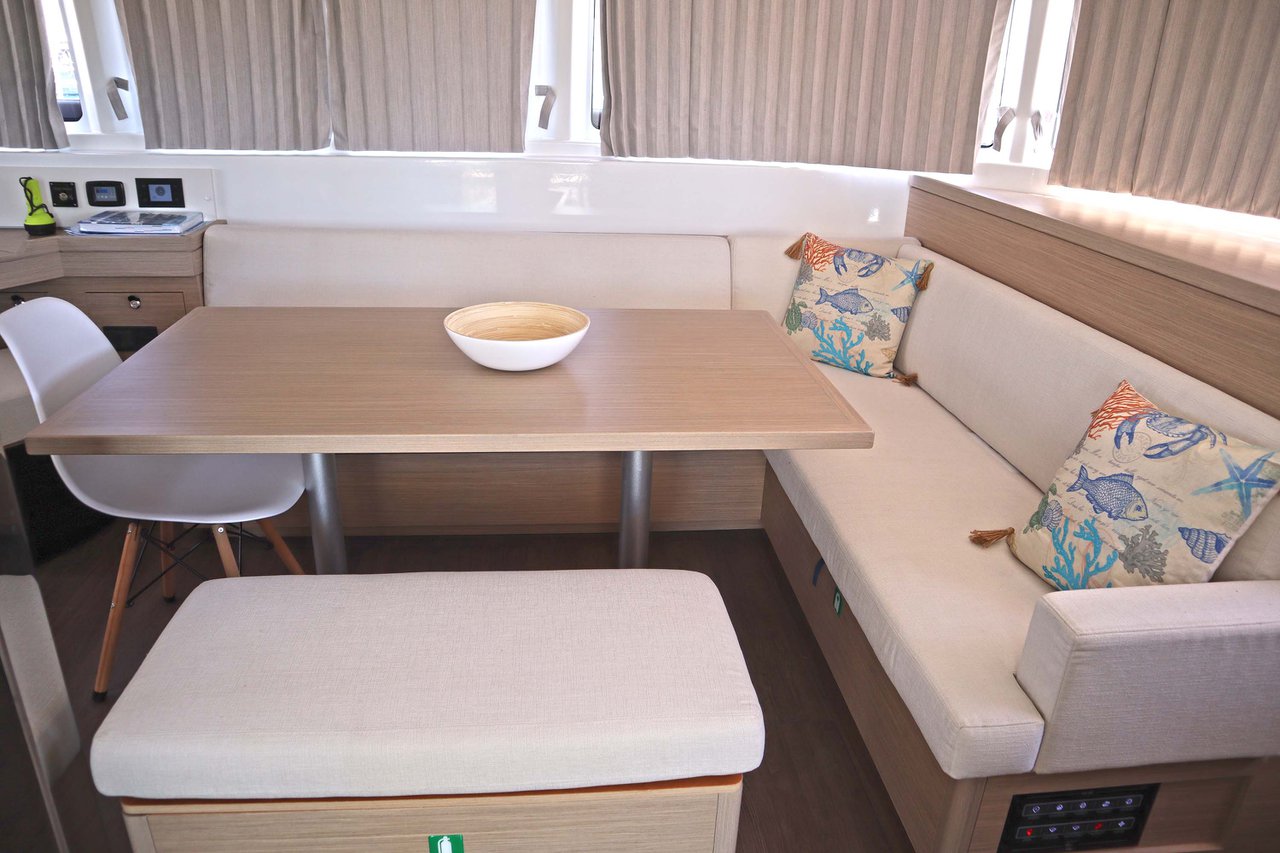 Lagoon 46 Fly — photo 13