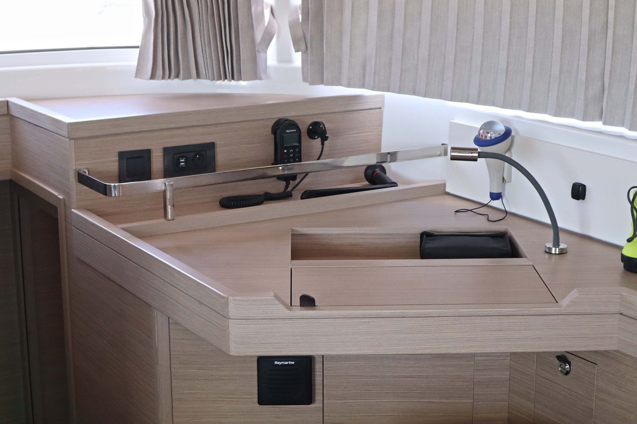 Lagoon 46 Fly — photo 15