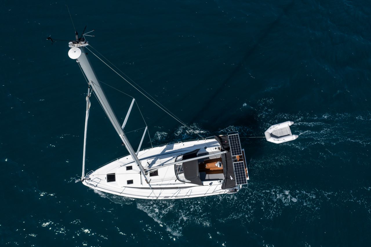 Bavaria C38 — photo 2