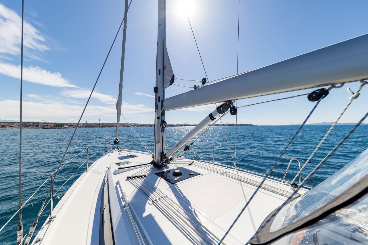 Bavaria C38 — photo 10