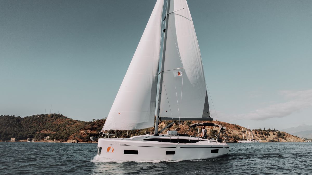Bavaria C38 — photo 10