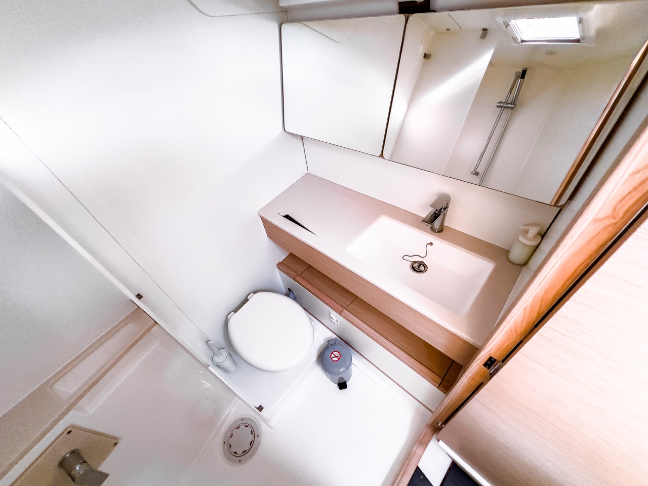 Dufour 41 - 3 cab. — photo 23