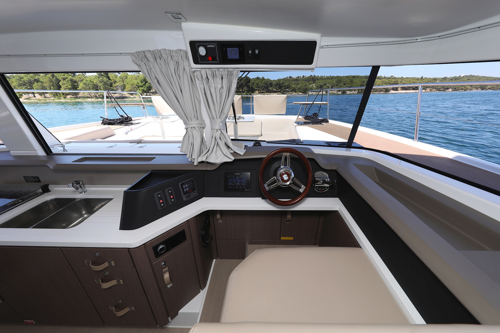 Bali 4.3 MY - 4 + 1 cab — photo 16