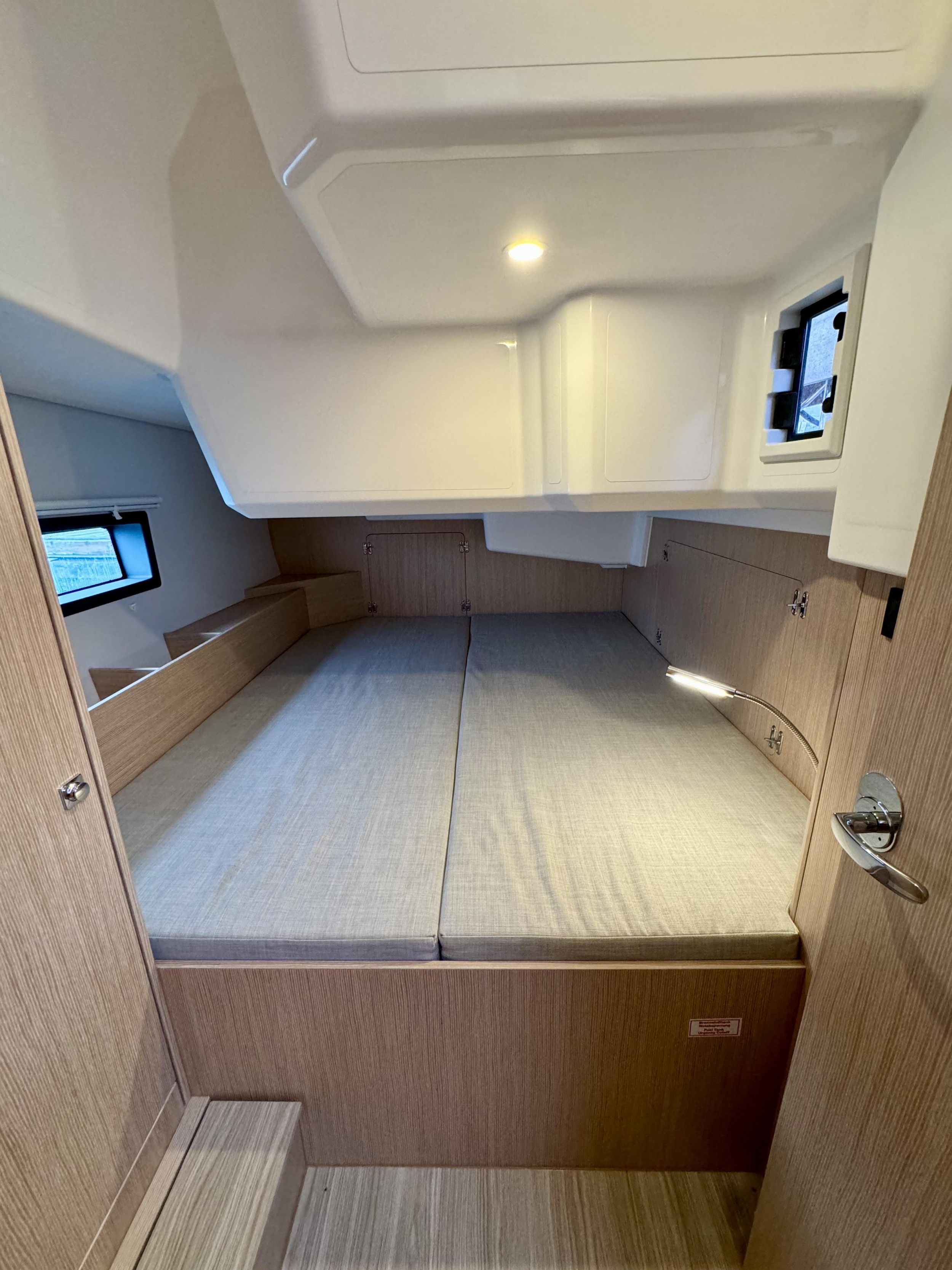 Bavaria C42 — photo 3