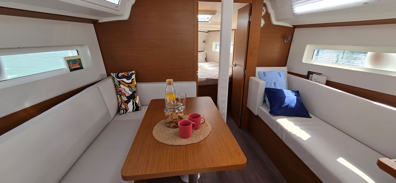 Sun Odyssey 380 - 3 cab. — photo 10