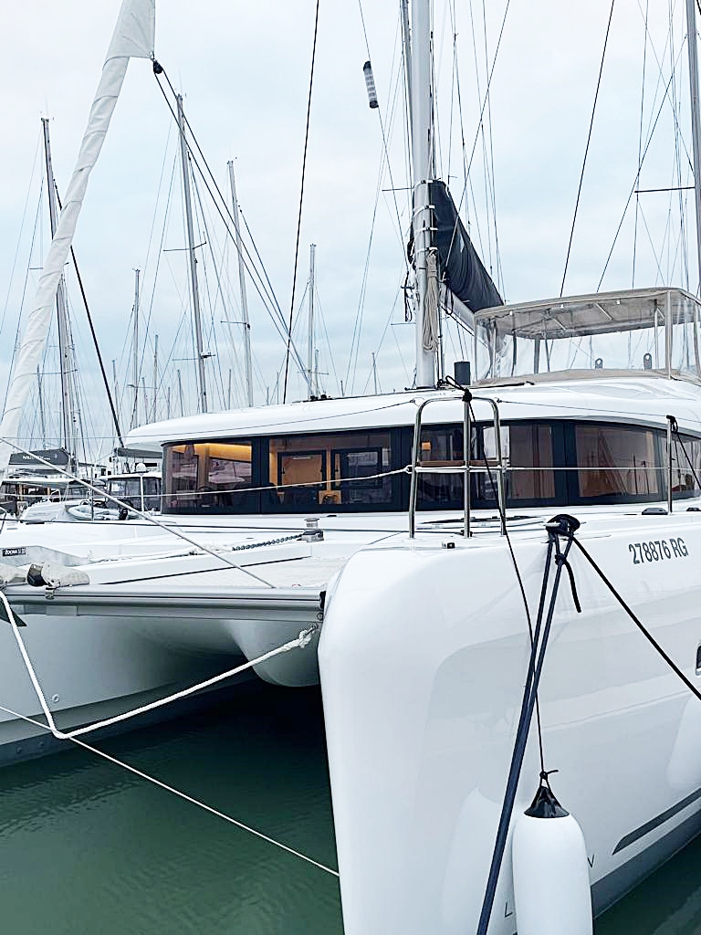 Lagoon 42 OW — photo 4