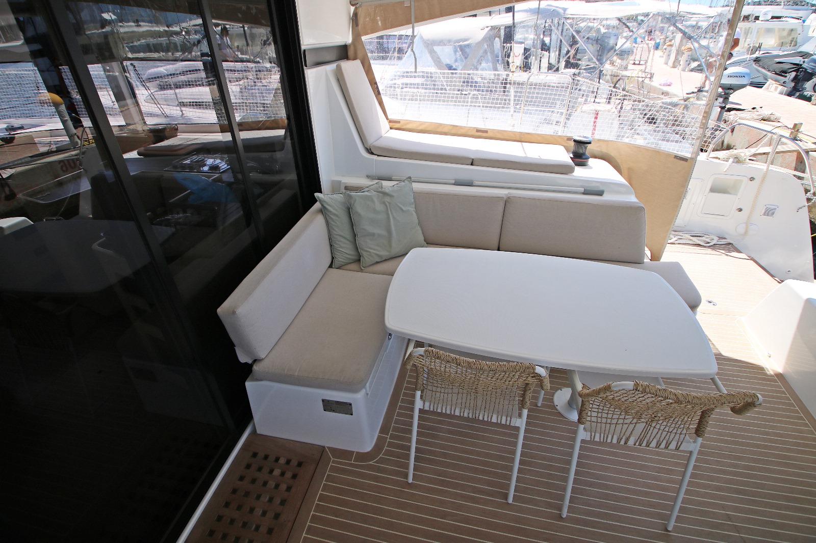 Lagoon 42 OW — photo 10