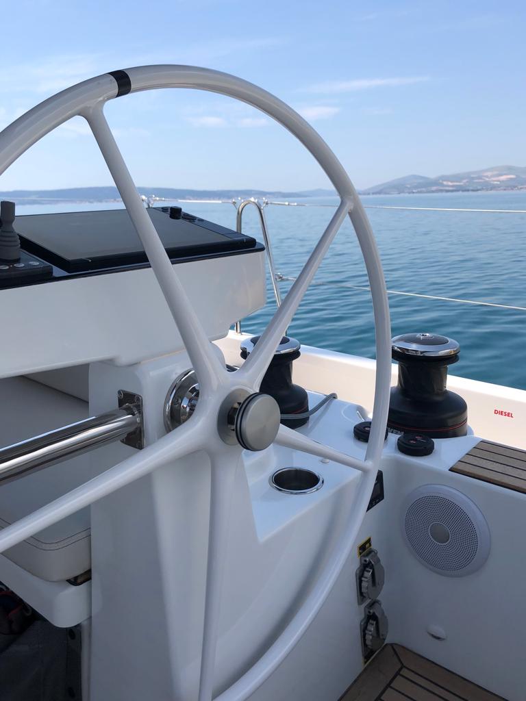 Oceanis Yacht 54 — photo 22
